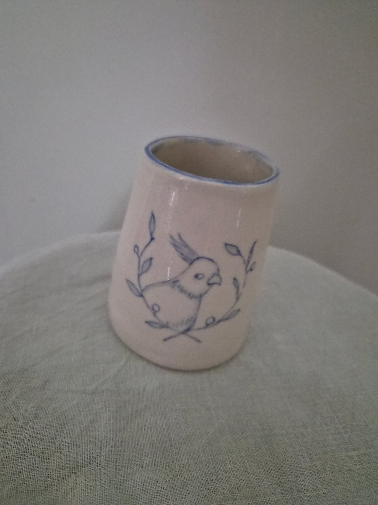 Cheeky cockatoo vase