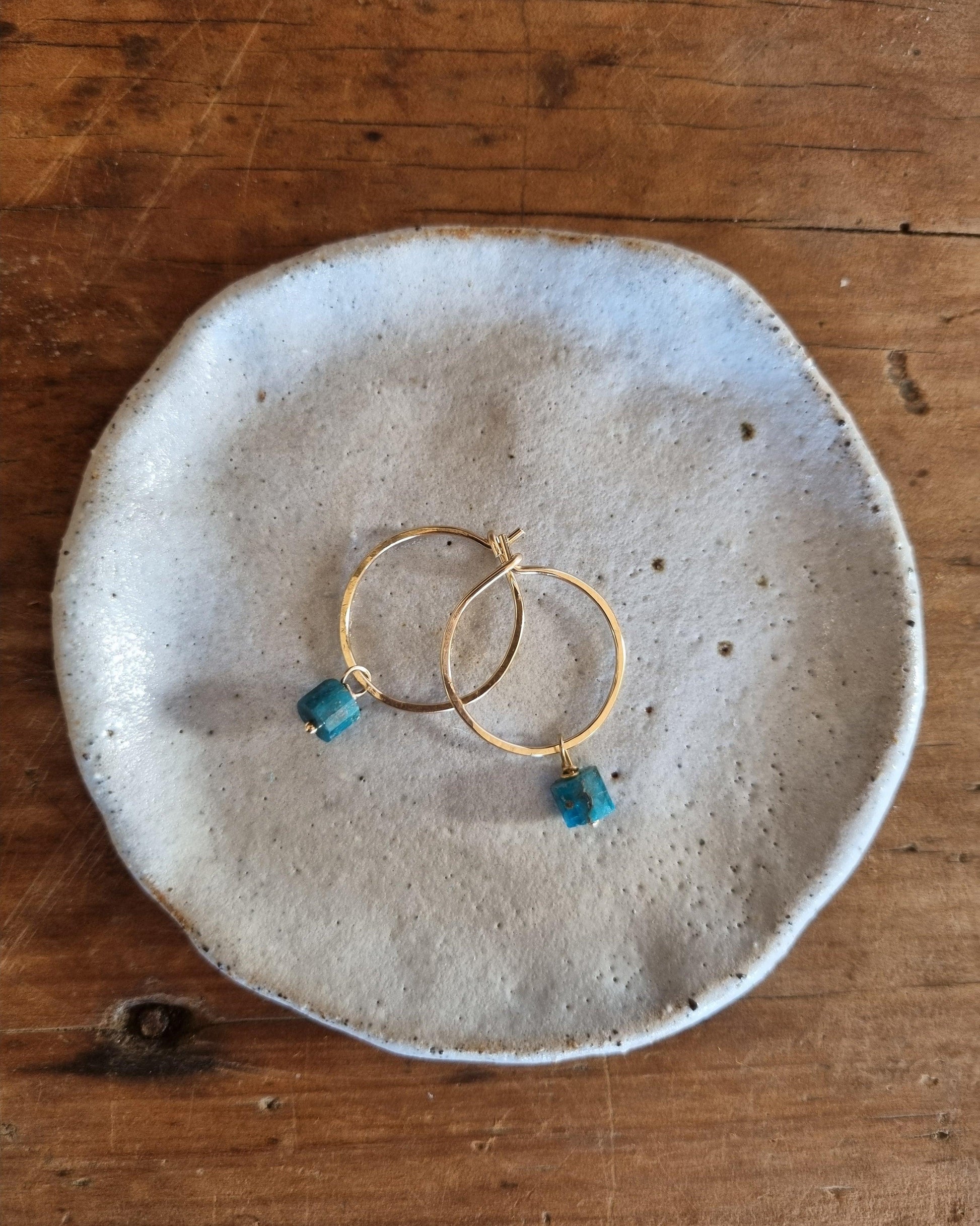 Small gold hoops - Loop Sisters 