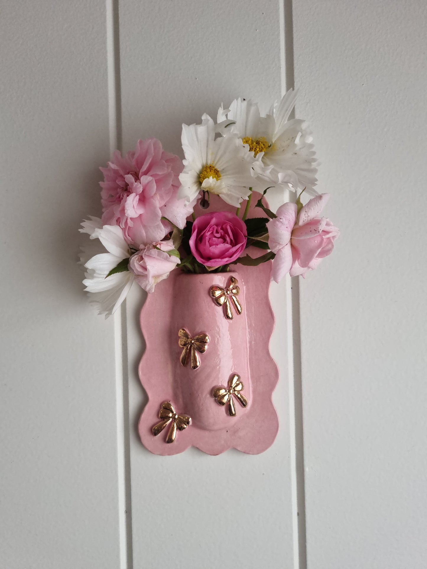 Pink and gold bow vases