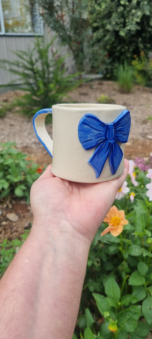 Bow mug