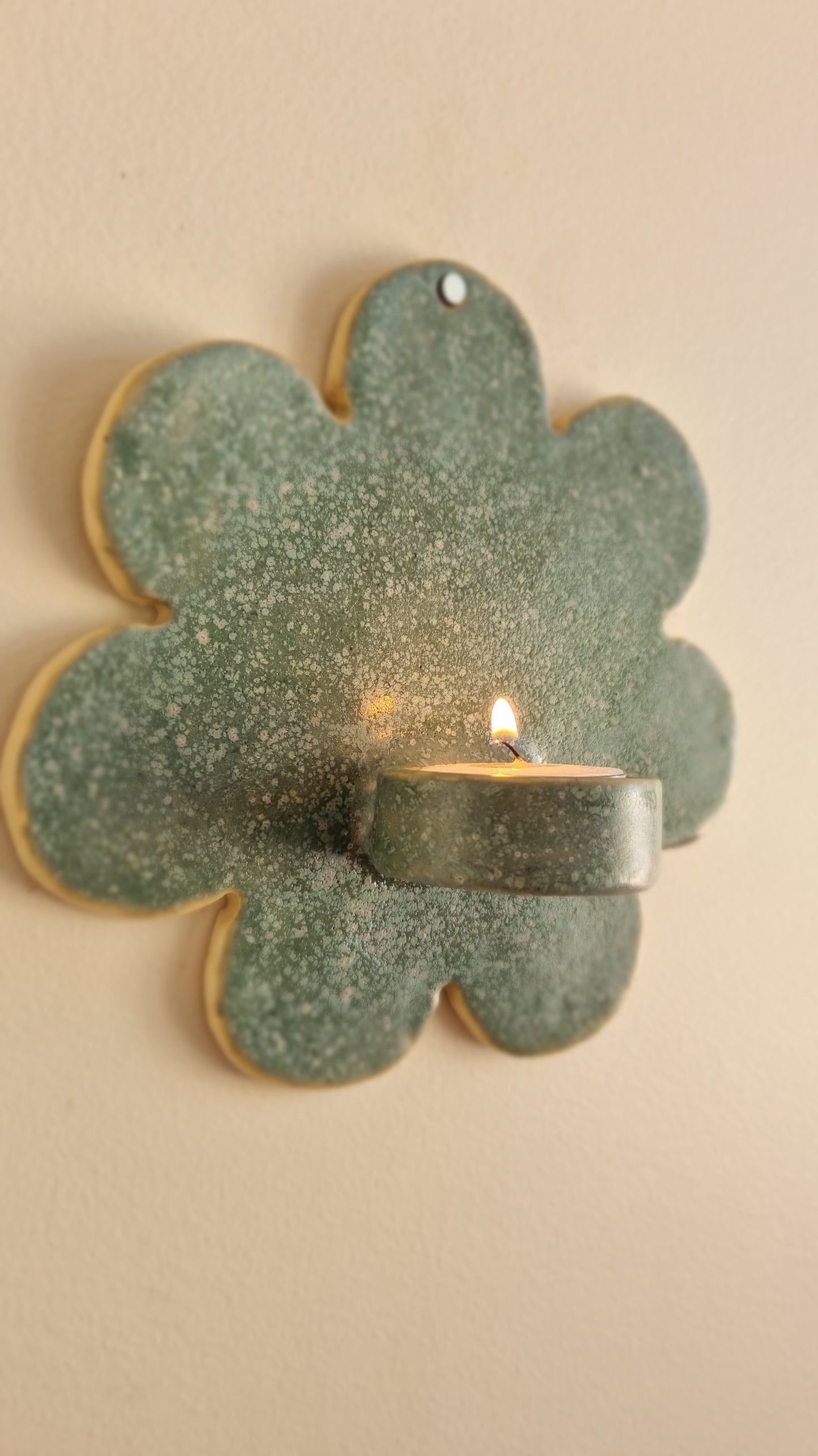 Lagoon daisy sconce