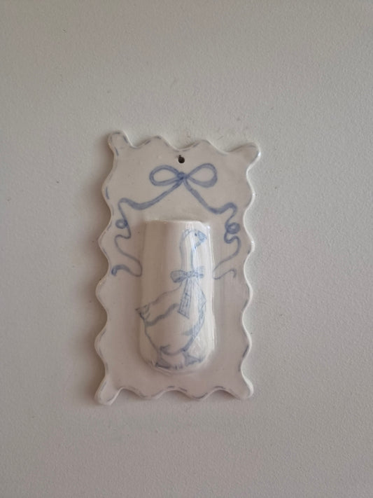 Wiggly wall vase