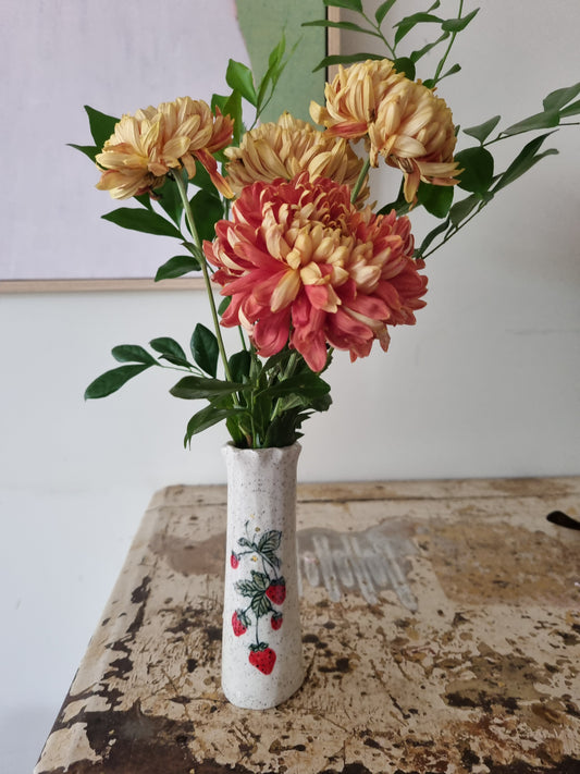 Speckled strawberry vase