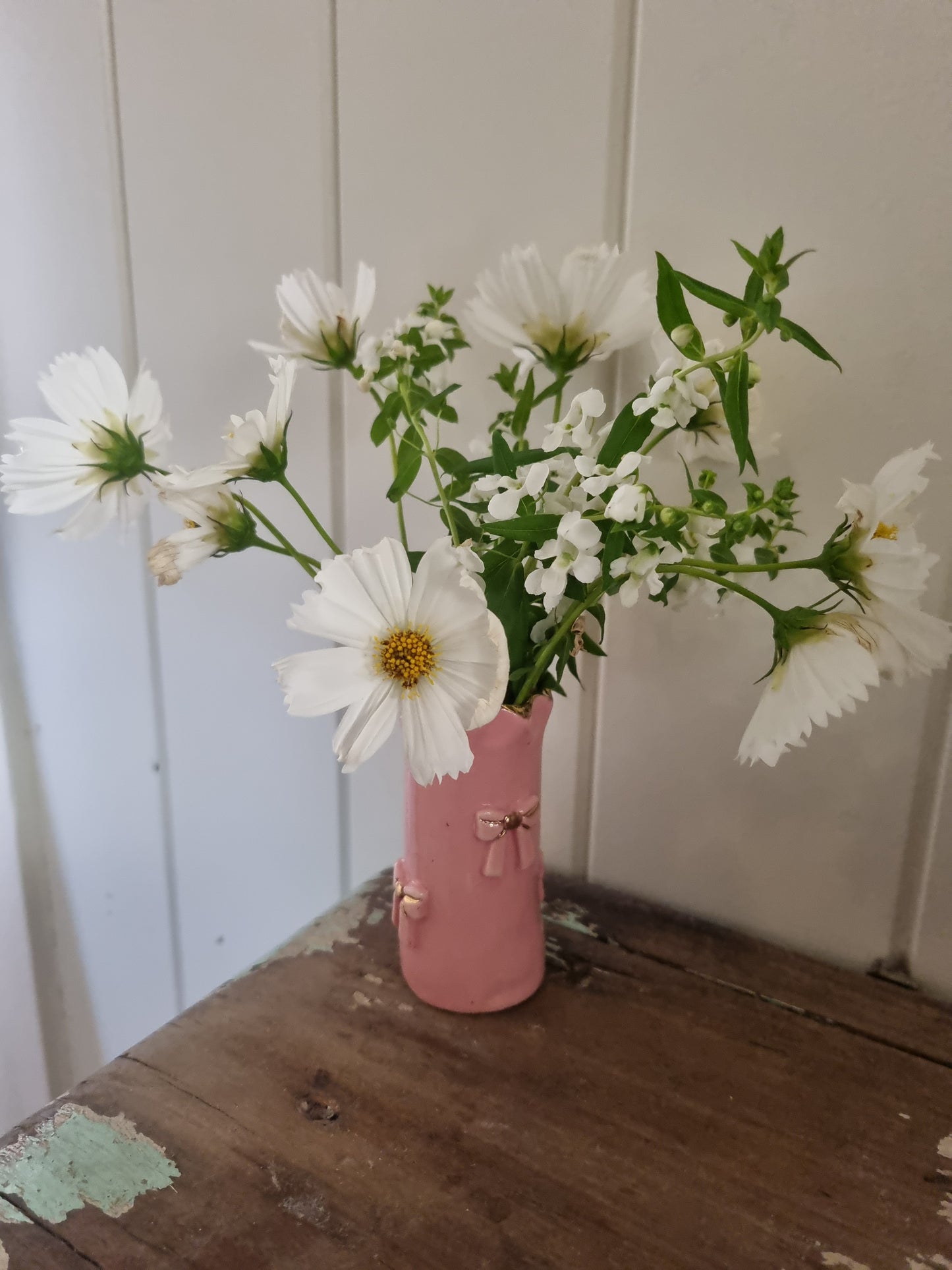 Pink and gold bow vases