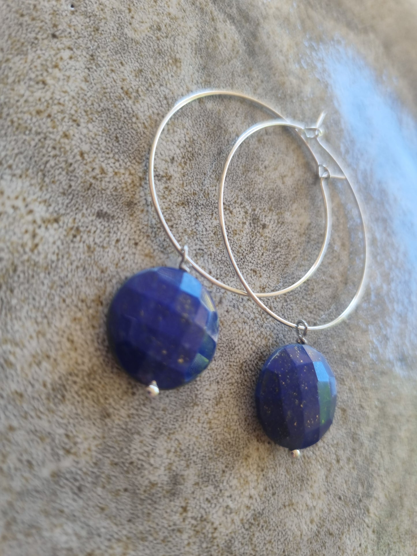 Lapis hoops