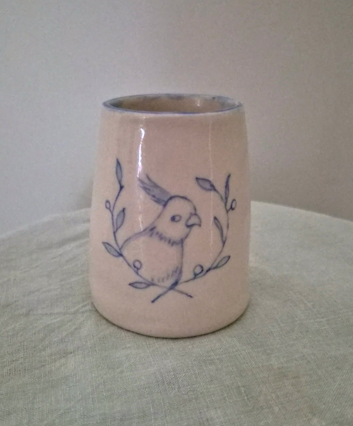 Cheeky cockatoo vase